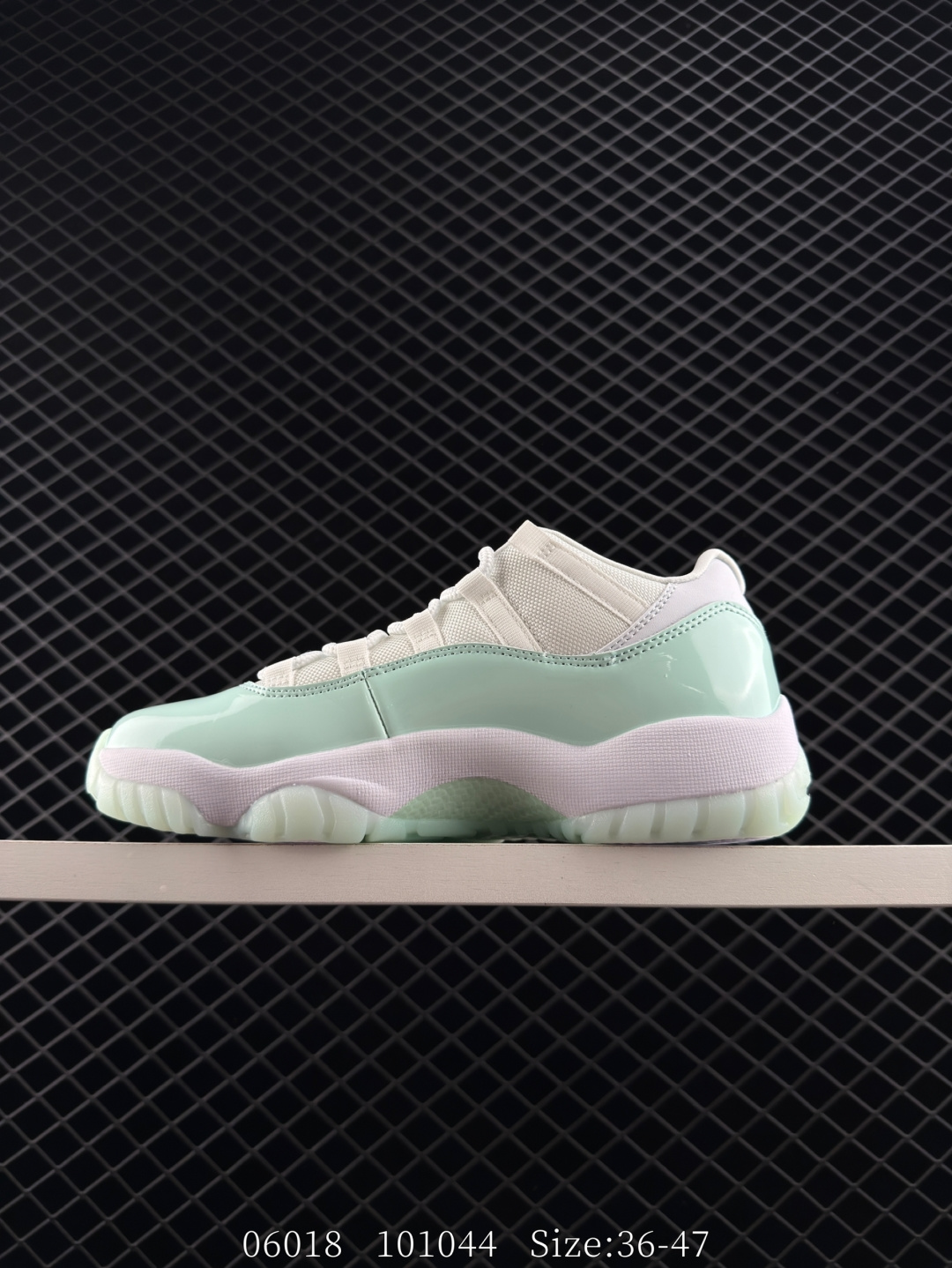 Nike Air Jordan 11 Retro Low